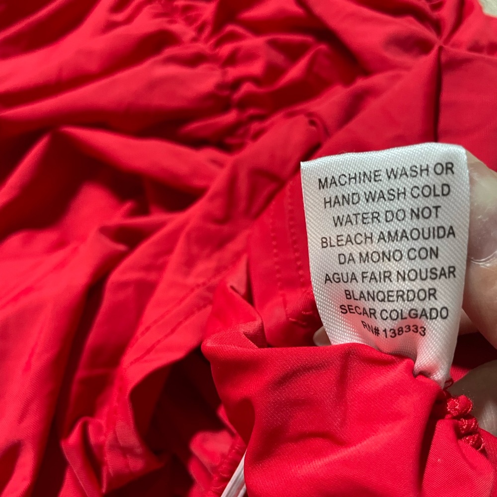 Red Dress - Picture 5 of 5